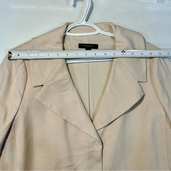 Ann Taylor Swing Blazer/Jacket in Ivory - size 10 - Picture 12 of 13